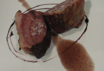 Galta de vedella cuites a baixa temperatura amb salsa de porto