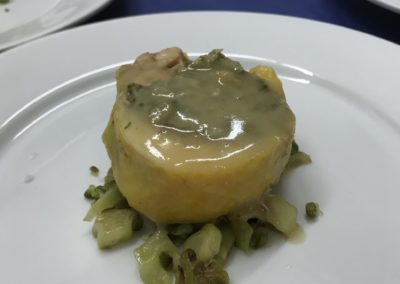 Pollastre farcit amb espinacs i parmesà